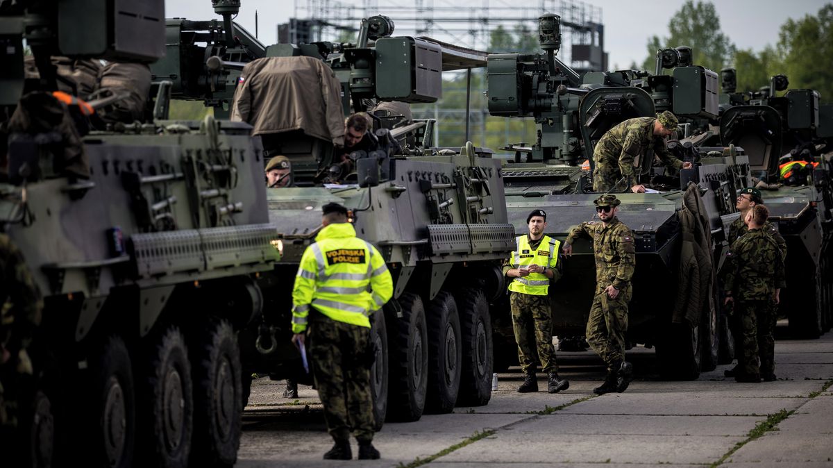 „Armáda má svázané ruce.“ Plány na obranu NATO narážejí na české zákony