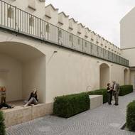 Návrh rekonstrukce na EDUcentrum, RDTH architekti - sousední dvůr za kapitulním děkanstvím se vstupem do nového centra.