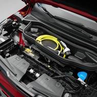 Čtveřice nových koncernových modelů sází na novou koncepci „vše vpředu“, kde je jak motor, tak i poháněná náprava.