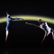 Justin Rimke a Afroditi Vasilakopoulou v choreografii Inside.