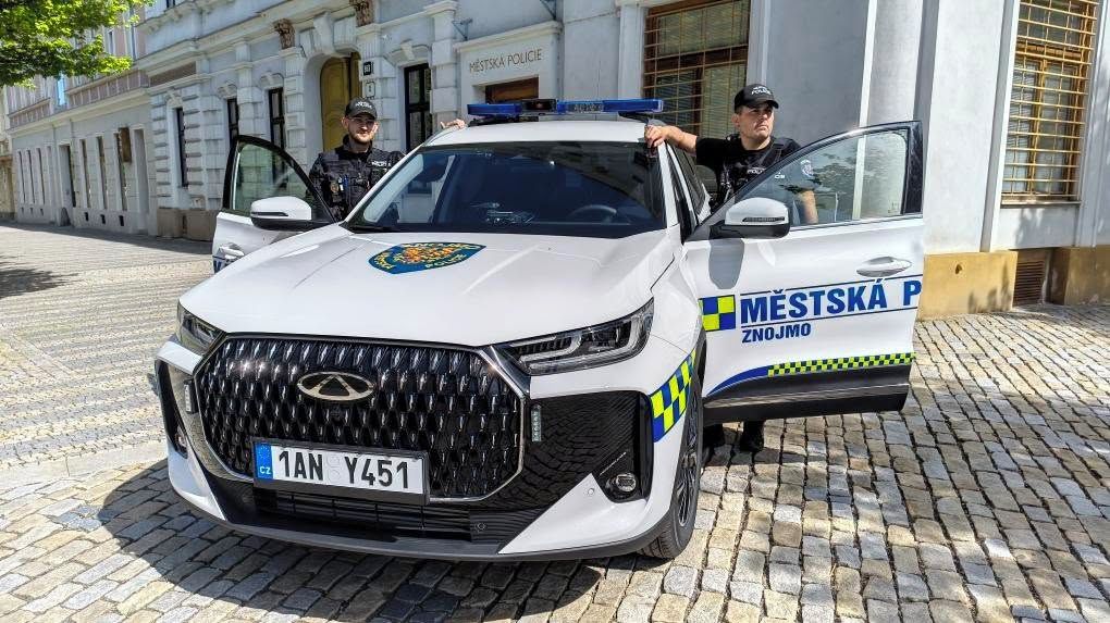 Znojemská policie koupila dvě čínská auta i přes varování kybernetického ústavu