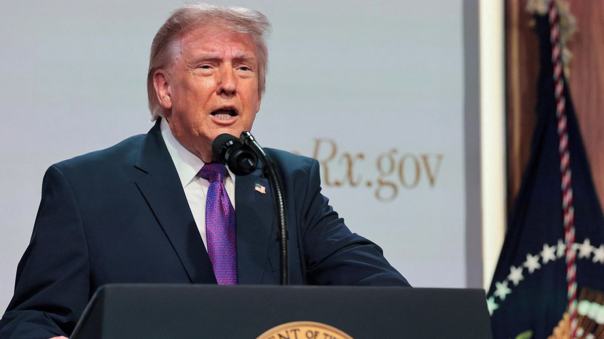 Ceny ropy ráno klesají poté, co Trump oznámil odklad dalších útoků na Írán