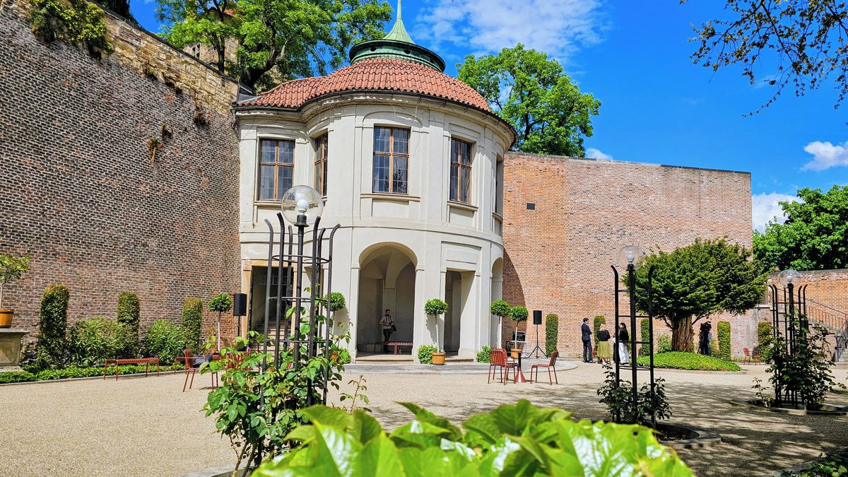 Oáza klidu mezi miliony turistů. Hrad zpřístupnil zahradu, kterou možná neznáte
