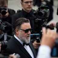 Australský herec Russell Crowe v roce 2023 osobně uvedl snímek Master & Commander: Odvrácená strana světa. V epickém vyprávění z období napoleonských válek si zahrál kapitána Jacka Aubreyho.