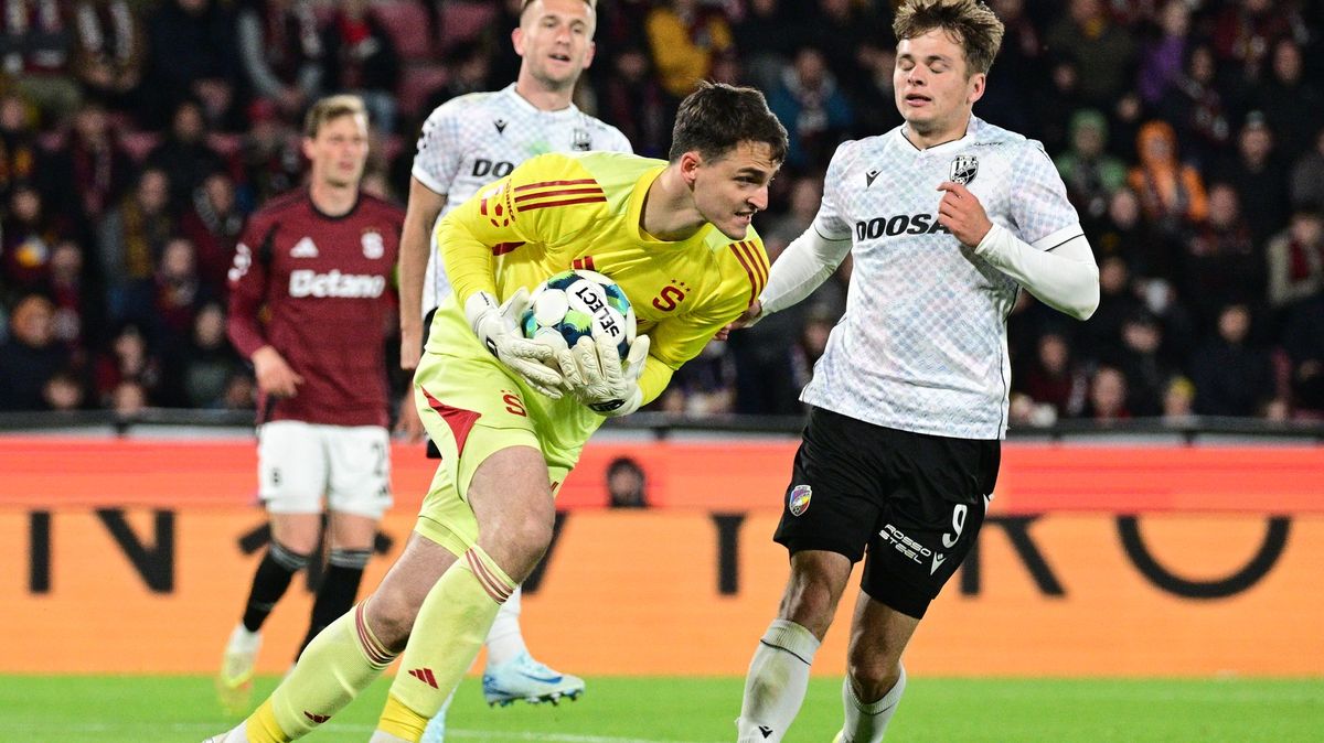 Sparta remizovala s Plzní 0:0, zápas odchytal fanoušky napadený Surovčík