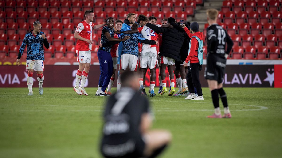 Do bolavého ticha křičeli, že jsou mistři. Nejsmutnější titul pro Slavii