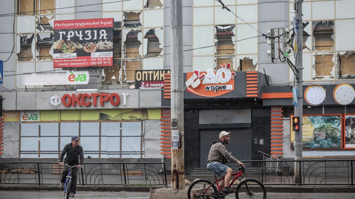 Ukrajina hlásí noční útoky 147 ruskými drony, Rusko oznámilo ukrajinské údery
