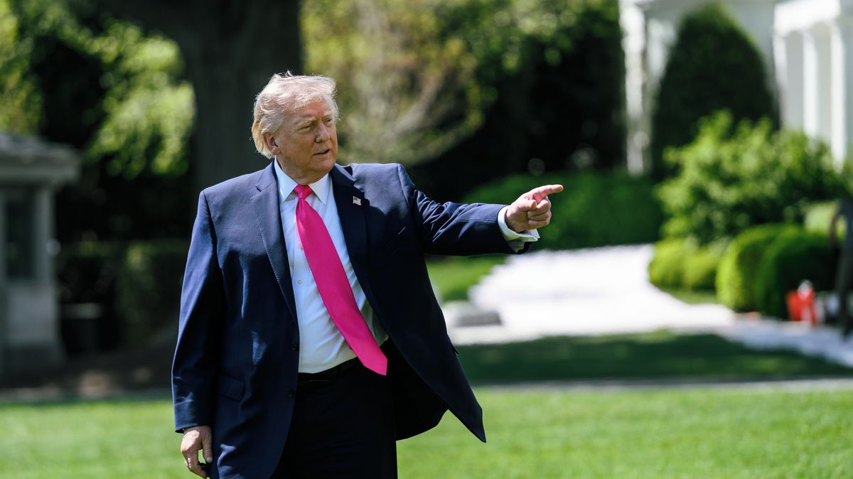 Trump zvýšil strop pro uprchlíky, přijme více bílých Jihoafričanů