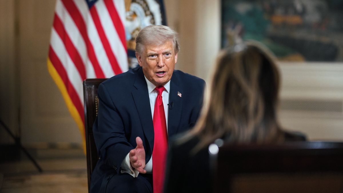 Trumpem jmenovaní úředníci prosazují 250dolarovou bankovku s jeho portrétem