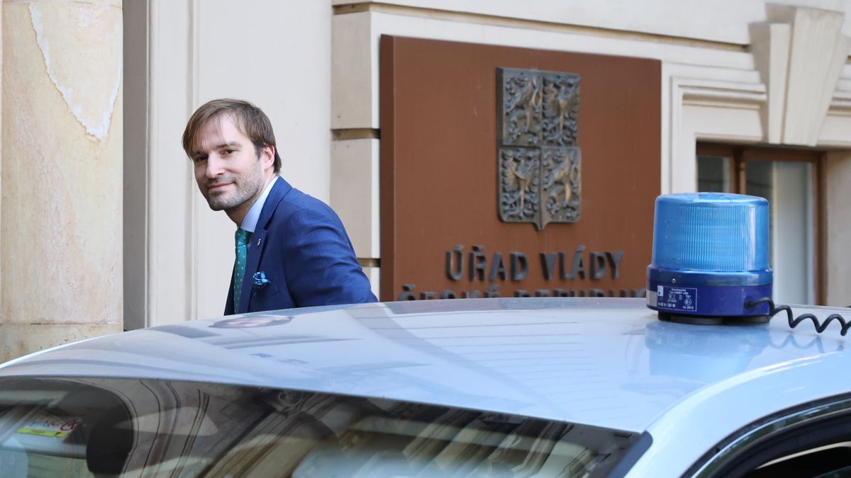 Bouře u Vojtěcha na ministerstvu. Úředníci si stěžují na šmírování počítačů