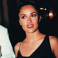 „Karlovy Vary ukradly mé srdce,“ oznámila v roce 1997 herečka Salma Hayek. Hvězda filmu Desperado se vymezila vůči snímkům, které ženské hrdinky ukazují jako nudné a hloupé. „Zdá se pak, že existují jen kvůli mužům, aby oni vypadali odvážně a inteligentně,“ kritizovala.