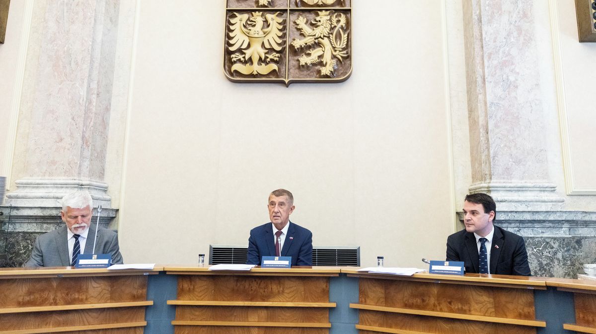 Prezident shání vládní letenky do Turecka. Už je z