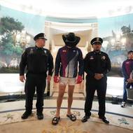 MMA zápasník Diego Lopes před nástupem z Bílého domu do klece.