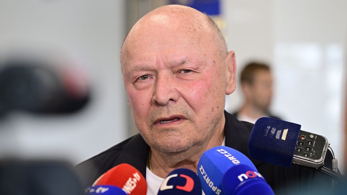 Velký zvrat. Fotbalisté jsou bez trenéra, Koubek končí