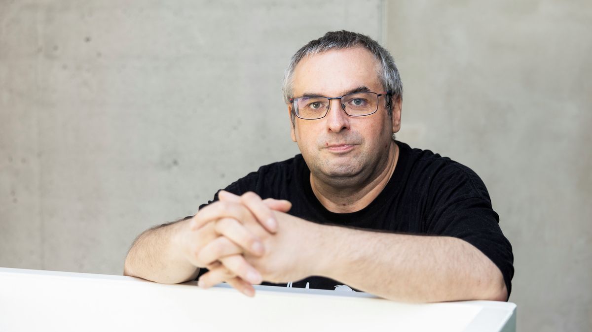 Fotbal je v Česku sto let za opicemi, říká expert