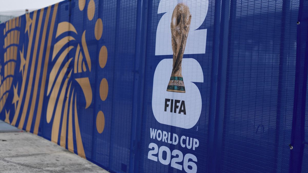 FIFA vycouvala. Fanouškům na MS vlastní lahve na stadionu zase povolila