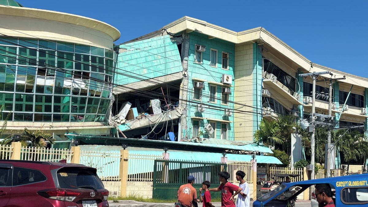 Filipínský ostrov Mindanao zasáhlo zemětřesení o síle 7,8 st