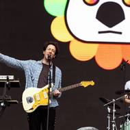 Na největší scéně ve středu vystoupila například tříčlenná norsko-anglická indie rocková skupina The Wombats. Uvedla skladby Sorry I’m Late, I Didn’t Want To Come, dále Moving To New York, Techno Fan nebo Kill The Director.