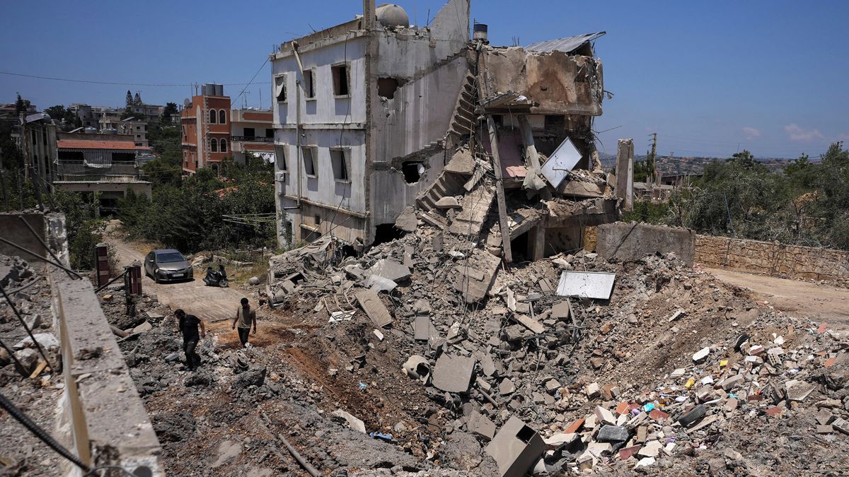 Israel Strikes Southern Lebanon Despite New Ceasefire Agreement