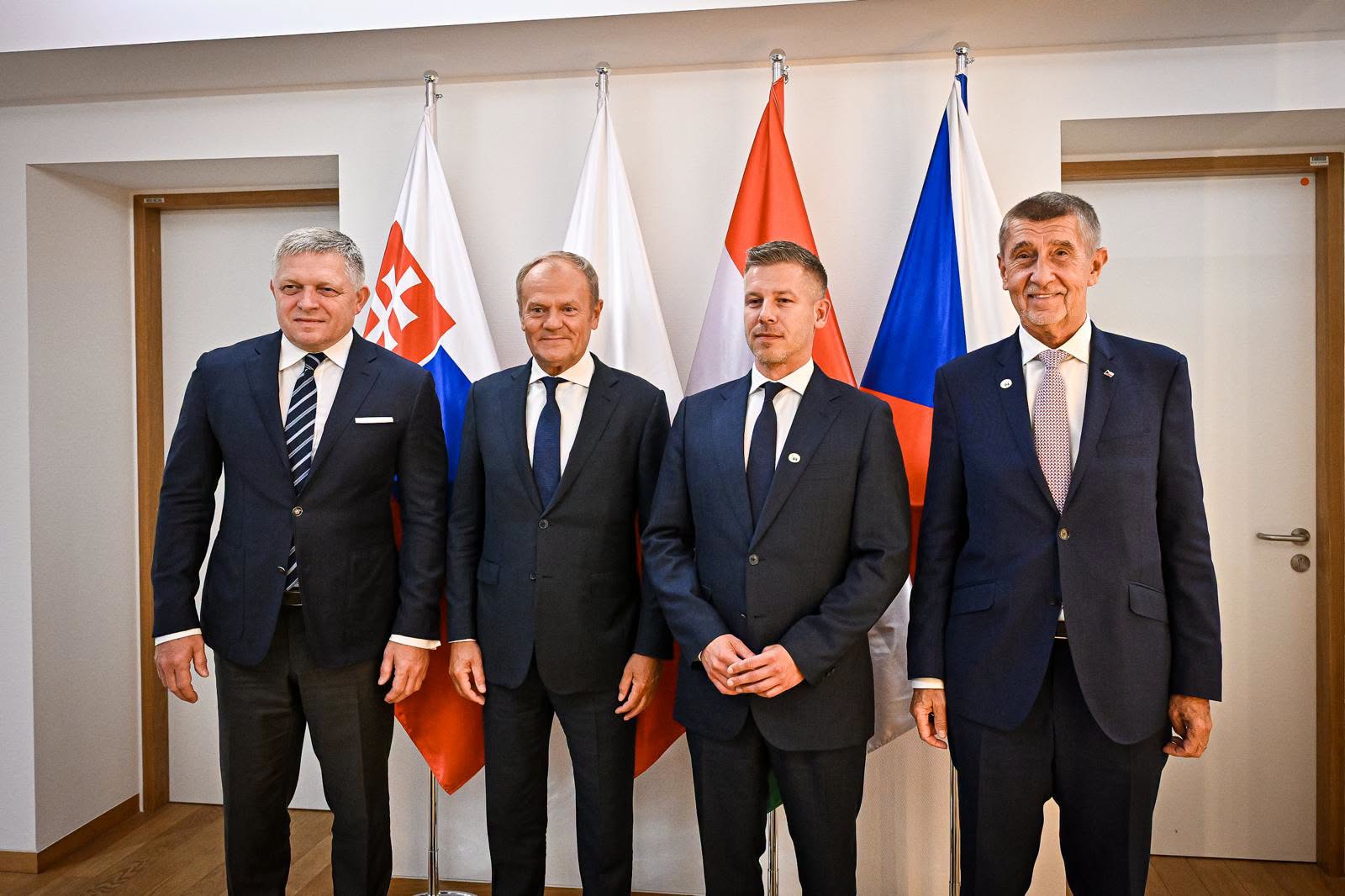 V4 Summit in Budapest; Attacks on Crimea & More