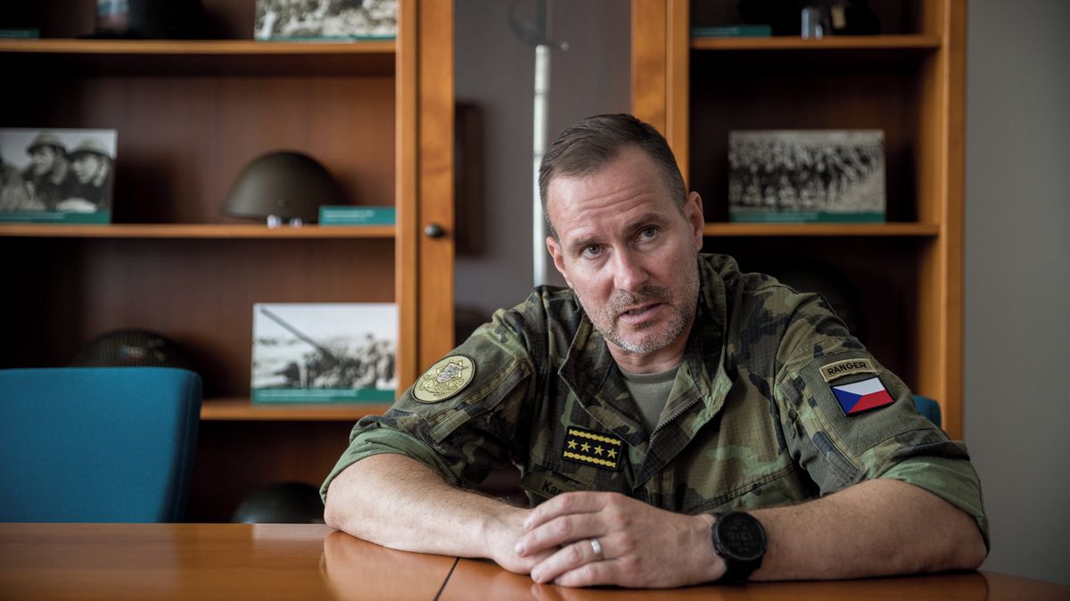 Není to jeho vysněná kariéra, ale šéf armády Řehka zvažuje vstup do politiky