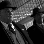 Brendan Gleeson jako Silvermane a Jack Huston coby Sandman.