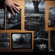 Fotografie od Jana Rothmayera. Fotografovat ho učil rodinný přítel Josef Sudek a vliv je patrný.