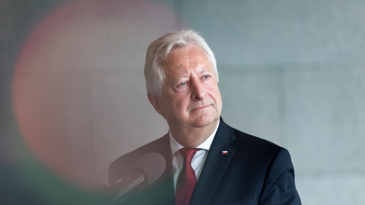Peníze nejsou hlavním důvodem, proč lidé vstupují do armády, říká Zůna