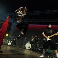 Brněnské trio zpívá anglicky. Hraje syrovou, energickou směs punk-rocku, ema a alternativního rocku.