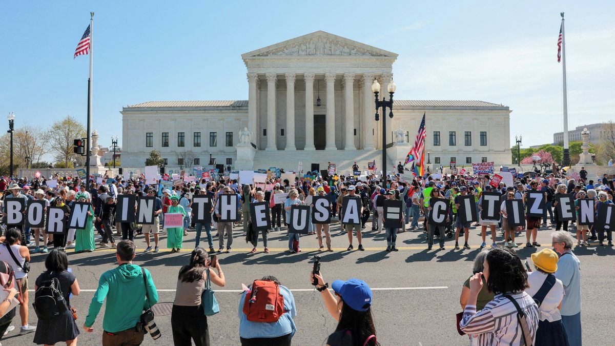 Nejvyšší soud odmítl Trumpovu snahu omezit zisk občanství dětem narozeným v USA