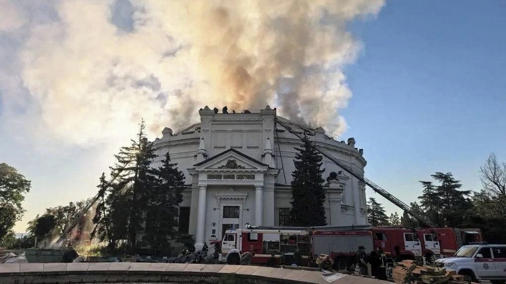 Rusové útočili na Charkov, po ukrajinském útoku hoří muzeum 