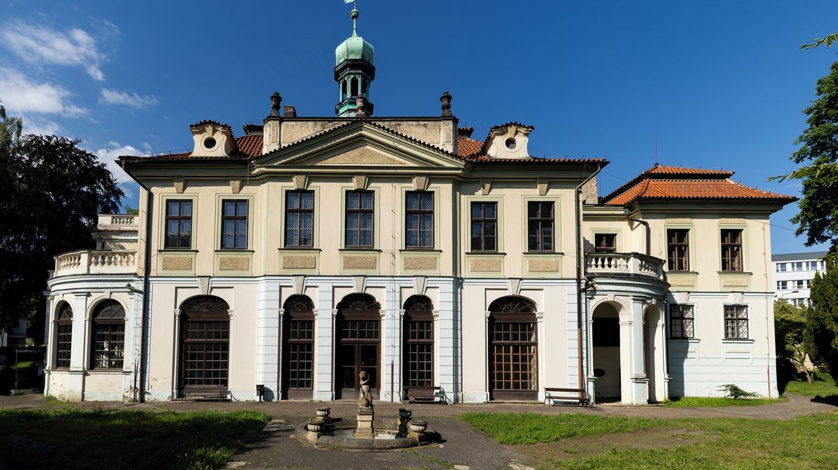 Léčili se tu Masaryková i Havel, teď zanedbaný zámek Veleslavín ožívá výstavami