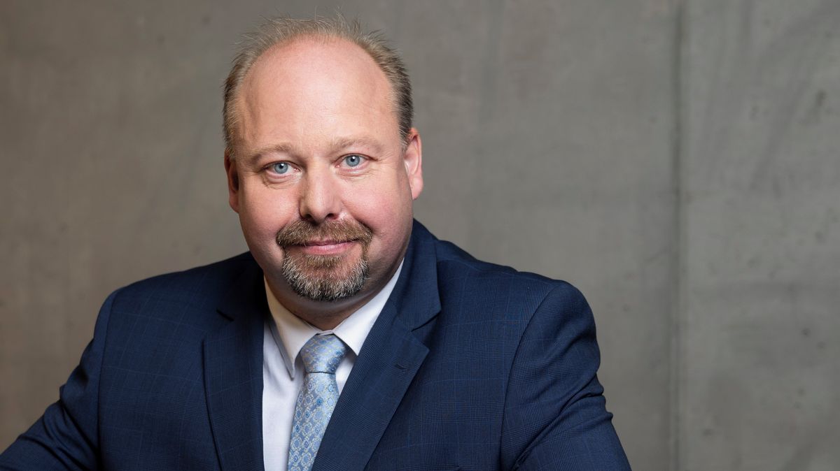 Tejc podal kvůli kauze malé Viktorky kárnou žalobu na soudkyni i podnět na OSPOD