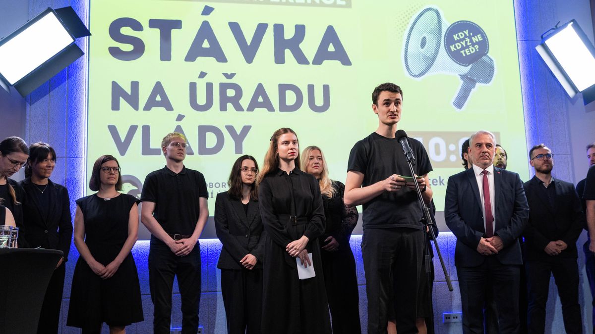 Kdo je na Úřadu vlády důležitý a kdo ne? S rozhodnutím pomáh