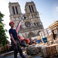 Camille Colonnaová je archeoložka odpovědná za průzkumné práce u katedrály Notre-Dame.