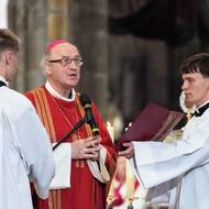 Novému nástroji při liturgii vedené pražským arcibiskupem Přibylem požehnal jeho předchůdce Jan Bosco Graubner.