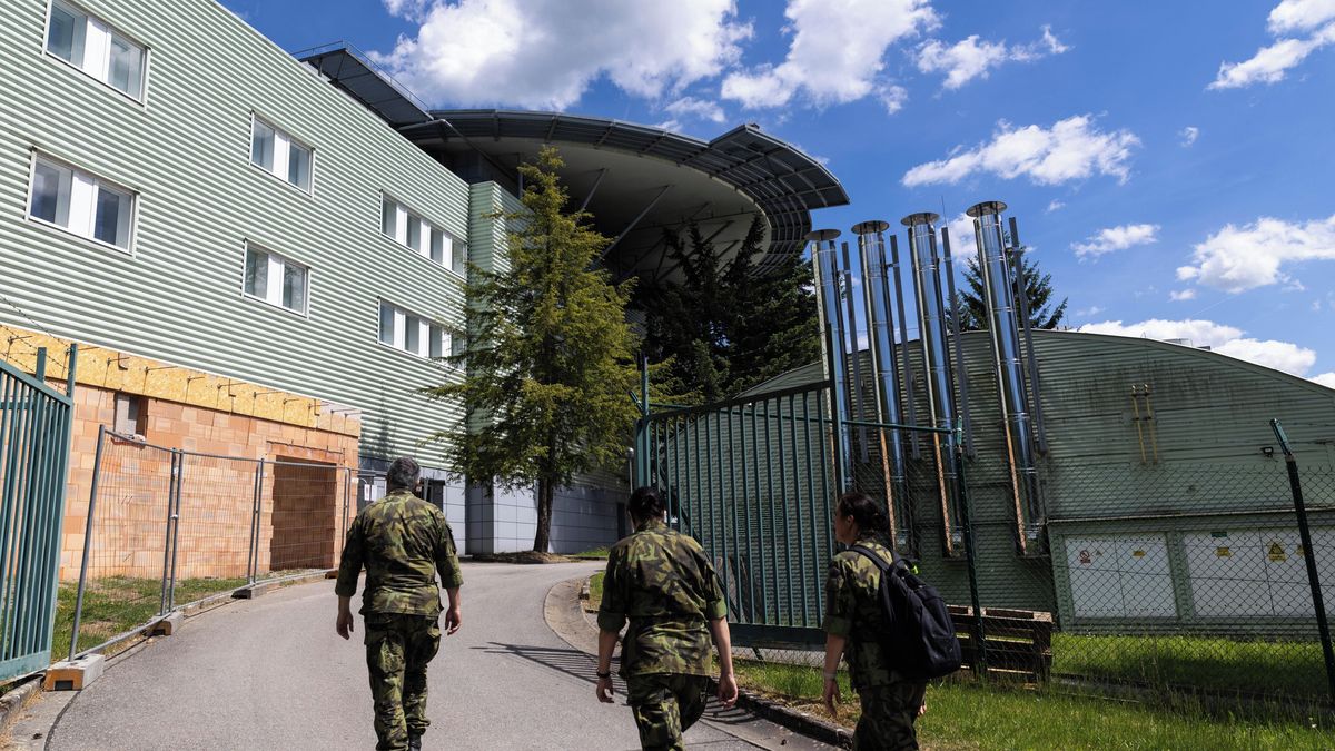 Česká armáda omezila vjezd čínských aut do svých areálů. Bojí se špionáže