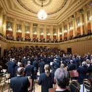 Držitelka ceny Grammy i dalších prestižních ocenění Barbara Hannigan spolupracuje s předními světovými orchestry i dirigenty. Její projekty přesahují běžnou koncertní praxi.