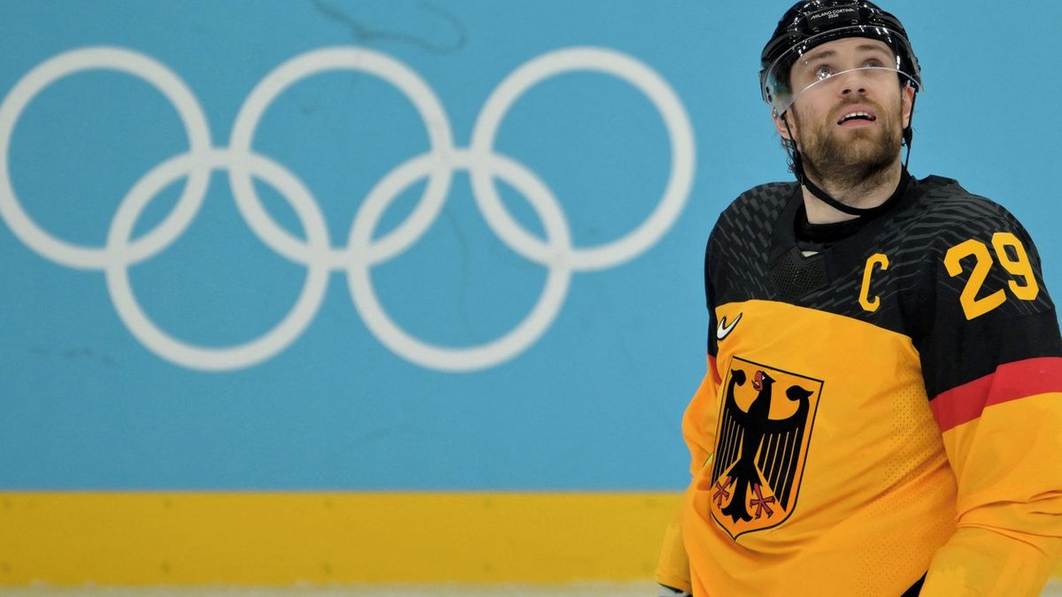 NHL Star’s Father Recalls Escape From Czechoslovakia
