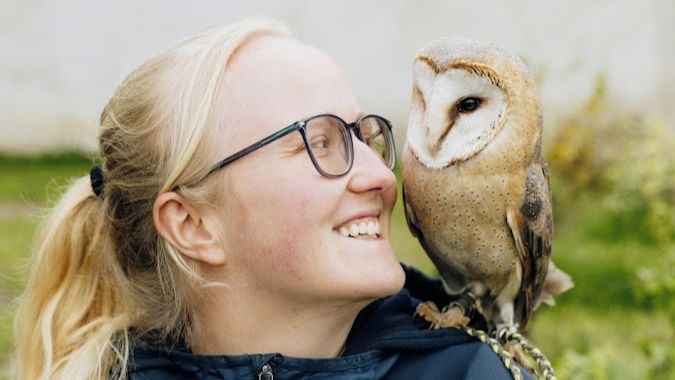 Na řízení auta můžu zapomenout, říká žena, která v dospělosti zjistila, že má albinismus