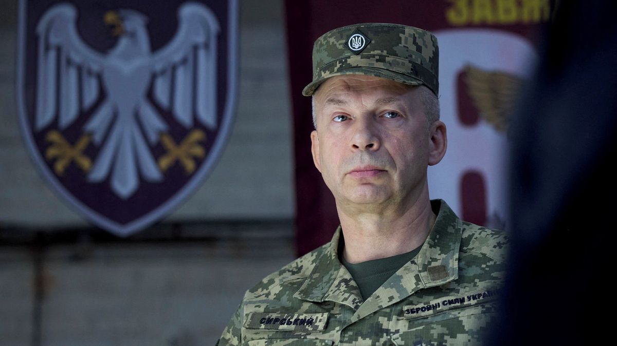 Z hrdiny řezníkem. Co vedlo k pádu šéfa ukrajinské armády