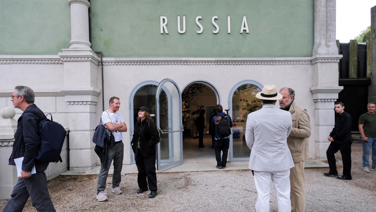 Evropská komise kvůli ruské účasti přestane dávat peníze Benátskému bienále