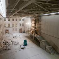 Albertinum v Drážďanech: Pohled do foyer během dokončování rekonstrukce (v roce 2010).