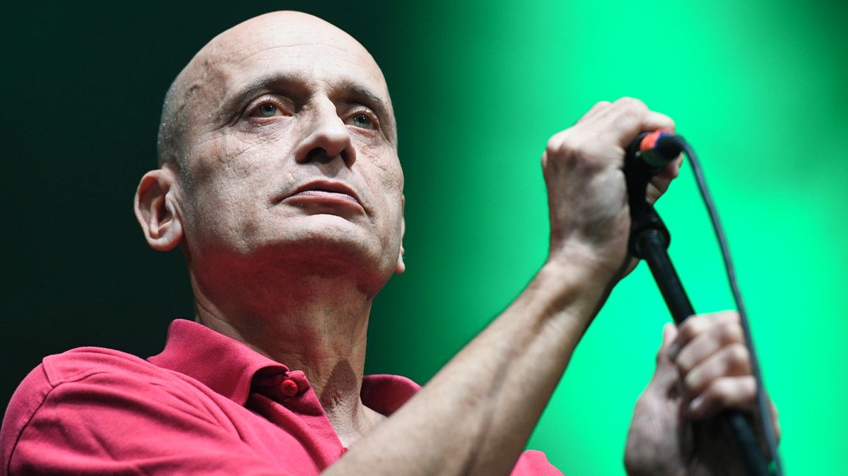 Milion chvilek pro demokracii má festival. Stěžuje si na přelepování plakátů