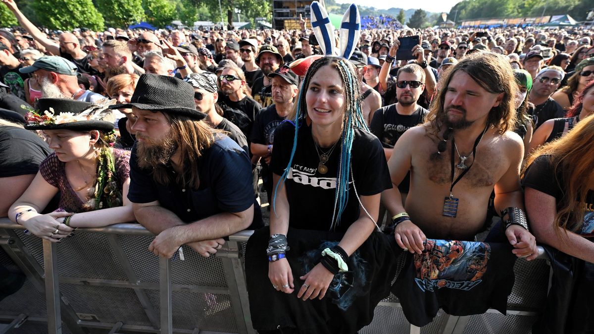 Foto: Začal festival Masters of Rock, areál likérky zaplnily tisíce lidí