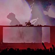 Ještě jednou britský producent a DJ Dimension.
