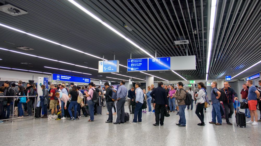 Lex Ryanair. Europoslanci schválili nové podmínky pro cestování letadlem