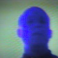 Tomáš Ruller: Tele-presence Display, video‑performance, mediace, Chassie Post, Atlanta, USA / Behémót, Praha, 1995. V době před internetem zde bylo video z akce v ateliéru přenášeno do vzdálené galerie analogovým signálem přes telefonní síť pomocí videotelefonu.