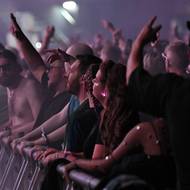 Loni festival každý den navštívily desítky tisíc lidí. Podle ředitele by návštěvnický rekord letos mohl padnout. „Některé typy vstupenek jsou už vyprodané. Je možné, že festival bude vyprodaný úplně,“ říká.