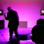 Tomáš Ruller: In-ter-vence, video‑performance, Biennale d’Art Actuel, Le Lieu, Quebec, Kanada, 1990. Využití dvou kamer a dvou monitorů v akci.
